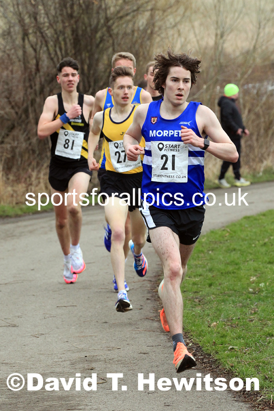 Senior men and veteran men over-40s NECAA Road Relay Champs., Hetton Lyons Park, Hetton le Hole, County Durham. Photo: David T. Hewitson/Sports for All Pics